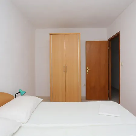 Family Friendly With A Swimming Pool Businci, Ciovo - 11232 Апартаменты Трогир