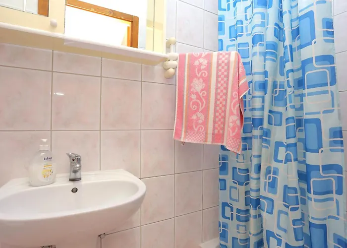 Apartament Family Friendly With A Swimming Pool Businci, Ciovo - 11232