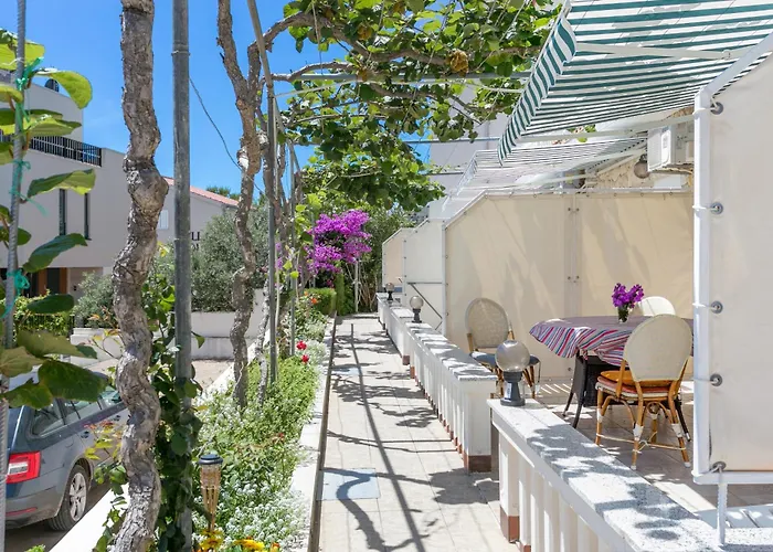 Apartament Family Friendly With A Swimming Pool Businci, Ciovo - 11232