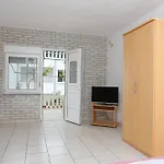 Apartment Family Friendly Apartments With A Swimming Pool Businci, Ciovo - 11232 Trogir