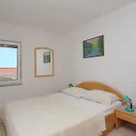 Family Friendly With A Swimming Pool Businci, Ciovo - 11232 Apartamento Trogir