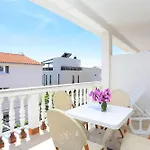 Family Friendly Apartments With A Swimming Pool Businci, Ciovo - 11232 Trogir