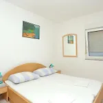 Family Friendly Apartments With A Swimming Pool Businci, Ciovo - 11232 Apartment *