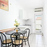 Family Friendly With A Swimming Pool Businci, Ciovo - 11232 Apartamento