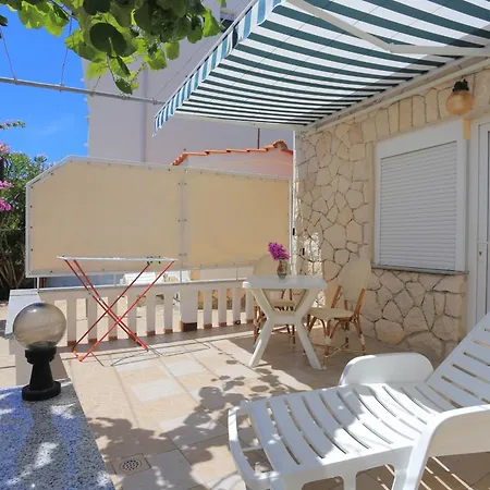 Appartamento Family Friendly With A Swimming Pool Businci, Ciovo - 11232 *