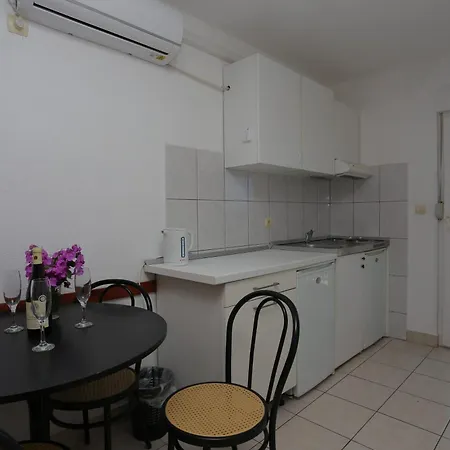 Apartamento Family Friendly With A Swimming Pool Businci, Ciovo - 11232 Trogir