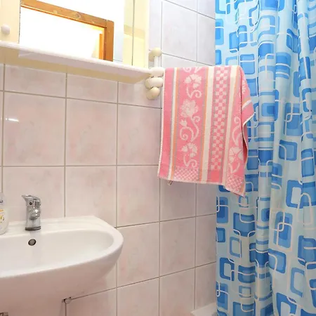 Apartamento Family Friendly With A Swimming Pool Businci, Ciovo - 11232