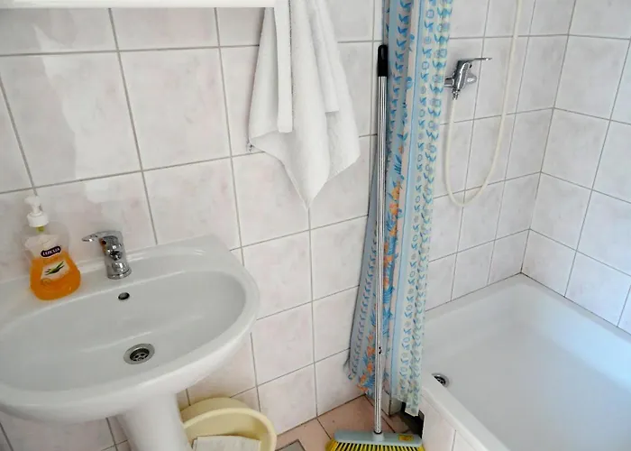 Family Friendly Apartments With A Swimming Pool Businci, Ciovo - 11232 Apartment *