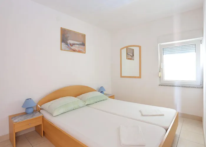 Family Friendly Apartments With A Swimming Pool Businci, Ciovo - 11232 Trogir