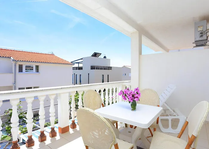 Family Friendly Apartments With A Swimming Pool Businci, Ciovo - 11232 Trogir