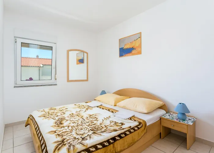 Apartment Family Friendly Apartments With A Swimming Pool Businci, Ciovo - 11232