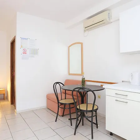Family Friendly Apartments With A Swimming Pool Businci, Ciovo - 11232 Apartment *