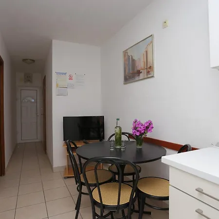 Family Friendly Apartments With A Swimming Pool Businci, Ciovo - 11232