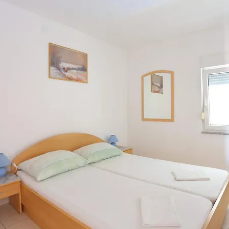 Family Friendly Apartments With A Swimming Pool Businci, Ciovo - 11232 Trogir