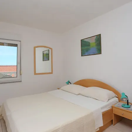 Family Friendly Apartments With A Swimming Pool Businci, Ciovo - 11232 Apartment Trogir